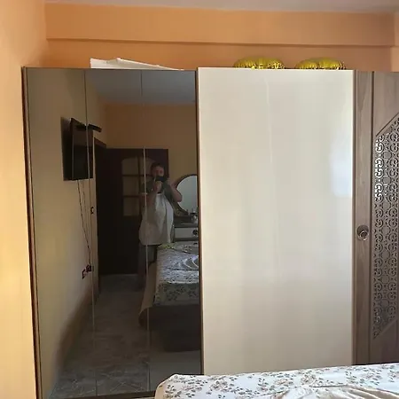 Apartment Tek Luani