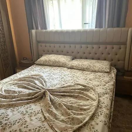 Apartment Tek Luani